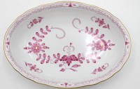 Auktion 361<br>ovale Schale, Meissen, Schwertermarke, indisch Purpur, 2 Schleifstriche, H-4,8cm, 27 x 18,5cm