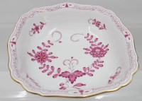 Auktion 361<br>Gemüseschale, Meissen, Schwertermarke, indisch Purpur, 2 Schleifstriche, H-6,7cm B-22,5cm