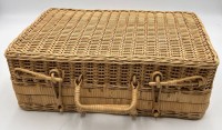 Auktion 361<br>geflochtener Weidenkoffer, älter, 13x34x23 cm