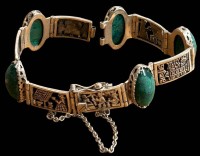 Auktion 361<br>Silber--925- Armband, mit Türkisen, wohl Peru?, ein Stift fehlt, 30,7 gr. L-18 cm,  Sicherheits-Acht und Kette