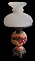 Auktion 361<br>Tisch Petroleumlampe, Majolika/Guss, guter Zustand