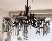 Auktion 361<br>Deckenkrone aus Messing für 6 Kerzen, Prismen wohl nicht komplett, um 1880