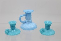 Auktion 361<br>3 kl. Leuchter, blaues Glas, um 1870,  H-9 cm