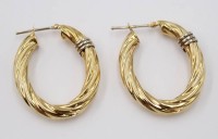 Auktion 361<br>Paar 585er GG/WG Ohrhänger, Italien, ca. 6,6gr., L-3,3cm