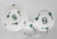 Auktion 361<br>3tlg. Gedeck, Meissen, Schwertermarke, grüner Drache, je 2 Schleifstriche,  Tasse H-6,5cm