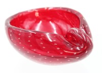 Auktion 361<br>Schale, rot mit Lufteinschlüssen, wohl Murano, ca. H-5cm B-11cm