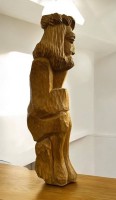 Auktion 361<br>Holzschnitzerei, sitzender Mann, H-34 cm
