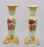 Auktion 361<br>Paar Leuchter um 1900, florale Dekore, ca. H-14cm