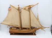 Auktion 361<br>Modell eines Schooners "Flying Fish",  Takelage zum Teil lose, ca. H-47,5cm L-73cm