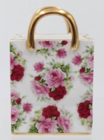 Auktion 361<br>kl. Tüten-Tasche mit Rosendekor "Limoges" Hand paint, H-11 cm, B-11 cm