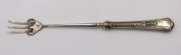 Auktion 361<br>lange Gabel ?, 800er Silbergriff, 19. Jhd. , L-24cm