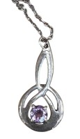 Auktion 361<br>Silberkettchen mit Anhänger, Silber geprüft Silver  gestempelt), Anhänger mit altrosa Stein, Kette L-ca. 46 cm, 3 gr.