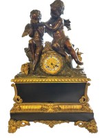 Auktion 361<br>grosse Kaminuhr, Frankreich um 1860-70, mit Expertise von 1981,von K.H. Kastern,  (Auktionshaus Kastern, Hannover) Marmorsockel mit vergoldeten Bronze-Reliefband und Beonze-Figuren,gut erhalten, Werk läuft, H-60 cm, B-43 cm, T-18 cm, ca. 15 kg (Schätzung 1981 Wert 6800 DM=3400€)