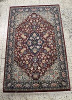 Orient-Teppich, florales Muster, guter Zustand, 122,5 x 215cm.