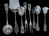 Auktion 361<br>8  Teile Kaffeetafel-Besteck,Rosenmuster, alle Silber-800-, zusammen 134 gr.