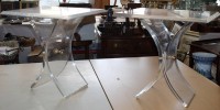 Auktion 361<br>Paar Beistelltische, Acryl, ca. H-52cm B-55cm T-42cm