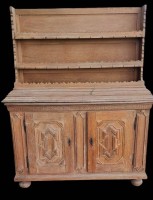 Auktion 361<br>Kannenstock, Eiche, dat. 1794, überholungsbedürftig, Aufsatz original??, H-197 cm, B-157 cm, Aufsatz verkehrt zusammengestellt, muss an der Wand befestigt werden