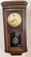 Auktion 361<br>Wanduhr um 1920, Werk und Schlag geht wohl