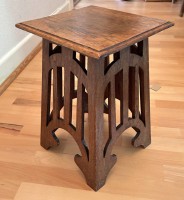 Auktion 361<br>kl. Jugendstil-Blumenhocker, H-40 cm, 26x26 cm