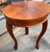 Auktion 361 / Los 14033 <br>kl. Beistelltischchen, H-51 cm, D-40 cm,