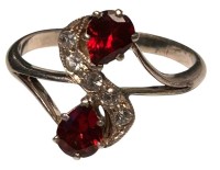 Auktion 361<br>Silberring mit roten und klaren Steinen, RG 62, 3,6 gr