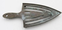 Auktion 361<br>Jugendstil-Bügeleisenuntersetzer, Bronze, ca. 27,5 x 12cm