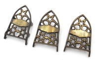Auktion 361<br>3x Bügeleisen-Untersetzer, Bronze, älter, ca. 14,5 x 9cm