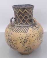 Auktion 361<br>gr. Vase mit  drei Henkel, wohl Jasba,  West-Germany, H-32 cm, D-23 cm