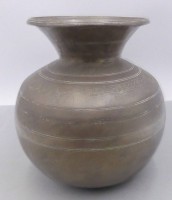 Auktion 361<br>antike Bronze Vase/Vorratsgefäss?, umlaufend Gravuren, H-24 cm