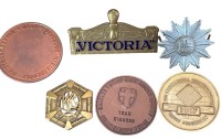 Auktion 361 / Los 6056 <br>6x div. Plaketten, Schach, Minigolf etc, 1x Allierte, hpts. Hamburg, Polizeistern HH