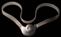 Auktion 362 / Los 1002 <br>breites Collier "Pierre Lang", versilbert mit klaren Stein, Magnetschliesse5 L-ca. 45 cm