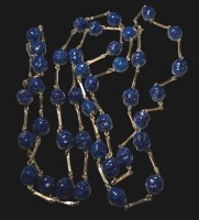 Auktion 362 / Los 1005 <br>lange Murano Halskette, blaues Glas mit Glimmer, Double-Glieder, L-120 cm, ca. 77 gr