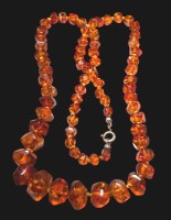 Auktion 362 / Los 1008 <br>Bernstein-Halskette, verlaufend, ca. 60 cm, ca. 26 gr.