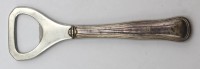 Auktion 362 / Los 11016 <br>Flaschenöffner, Silbergriff, Dänemark 1961, COHR, Gebrauchsspuren, L-13cm