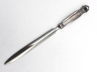 Auktion 362 / Los 11039 <br>Brieföffner, Georg Jensen, Acorn, Silbergriff dieser mit Gravur und Jahreszahlen, L-20cm