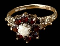 Auktion 362 / Los 1027 <br>Granatring, mittig Opal, Silber-830- "HCR", vergoldet, RG 50, 1,8 gr