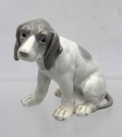 Los 8010 <br>Hunde-Welpe, Heubach, 20/30er Jahre, polychr, Bemalung in Unterglasur, ca. H-14cm
