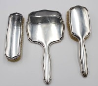 Auktion 362<br>Handspiegel und 2 Bürsten, Alpacca, Spiegel L-25cm
