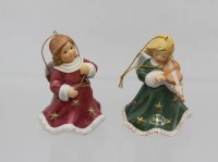 Auktion 362 / Los 9010 <br>2x Weihnachtsglocken, Goebel, 1999 u. 2002 bemalt, Baumbehang, ca. H-7cm