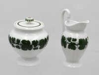 Los 8063 <br>Milch und Zucker, Meissen, Weinlaub, &auml;lter, 2 u. 3 Schleifstriche, ca. H-12,5cm