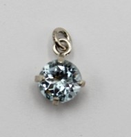 Auktion 362<br>Anhänger, blauer brasil. Topas in 925er Fassung, ca. D-1cm