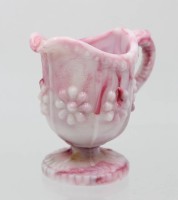 Auktion 362 / Los 10029 <br>Sahnekännchen, Opalines Glas, älter, H-9,5cm