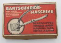 Auktion 362 / Los 16020 <br>Bartschneidemaschine, älter, in orig. Schachtel, ca. L-12,5cm
