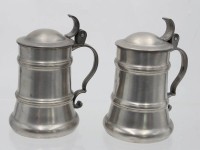 Los 15067 <br>Paar kl. Bierhumpen, Zinn, nach antiken Vorbildern, je ca. H-14,5cm