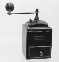 Los 16028 <br>Kaffeem&uuml;hle, &auml;lter, Holzgeh&auml;use, bemalt, ca. H- 20cm