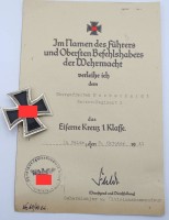 Auktion 362 / Los 7024 <br>Eisernes Kreuz 1. Klasse mit Verleihungsurkunde, magnetischer Kern
