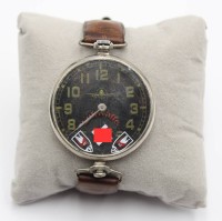 Auktion 362 / Los 7030 <br>Armbanduhr gefertigt aus russ. Taschenuhr, Ziffernblatt mit HK und Luftwaffe, Jagdgeschwader-Zeichen, Eigenbau wohl aus der Zeit des 3. Reiches, Werk läuft, Lederband, ca. D-4,3cm