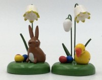 Auktion 362 / Los 14507 <br>2x Erzgebirge Blumentiere mit Osterglocken, H-5 cm