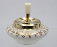 Los 16033 <br>Druck-Ascher, Porzellan, Royal, Golddekor, ca. H-11cm