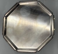 Auktion 362 / Los 11082 <br>gr. Tablett "Lonsdale" Sheffield plate, , D-37 cm